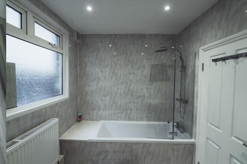 1 Bed - Wifi - Pet Friendly - Harrow Apartamento Exterior foto